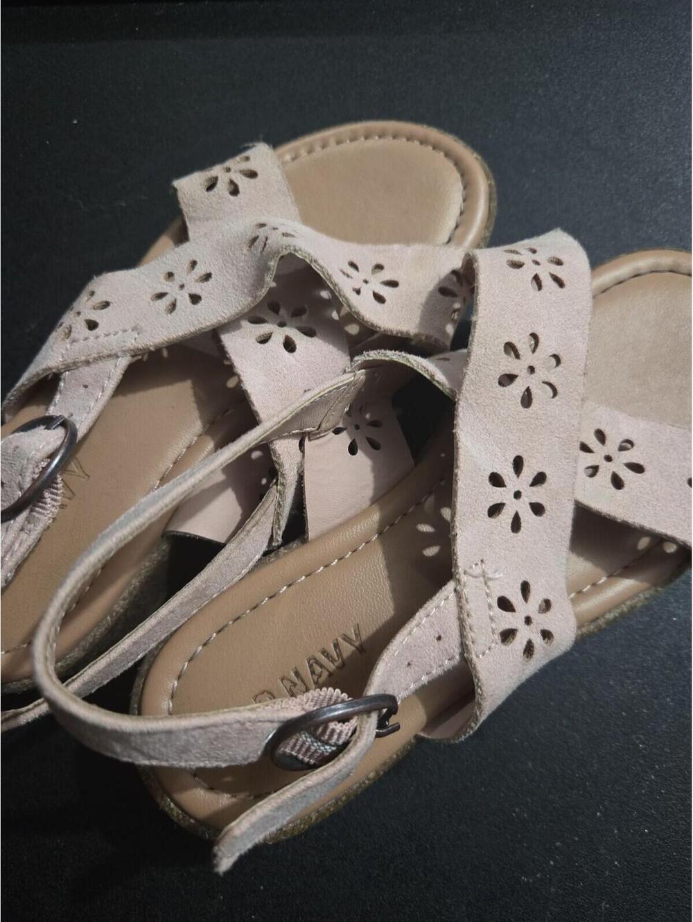 Old Navy Sweet Pink Laser-Cut Platform Sandals Girls Kids Size 12 - Picture 3 of 6